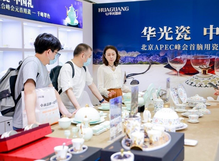 乐鱼官网入口,精致餐具营造生活美学上海尚品家居展礼赞餐厨艺术之美