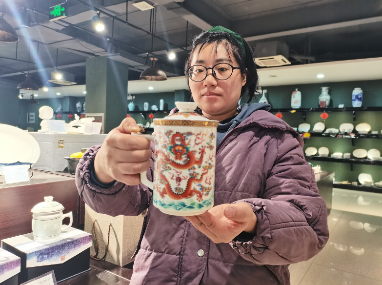乐鱼最新版本下载,国潮瓷器订单不断销售旺