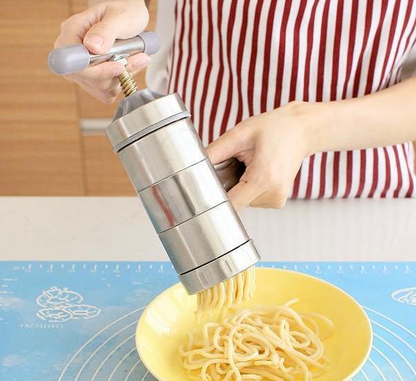 乐鱼全站网页版登录入口,厨房必备小帮手男生下厨也不成问题方便实用还省时省力